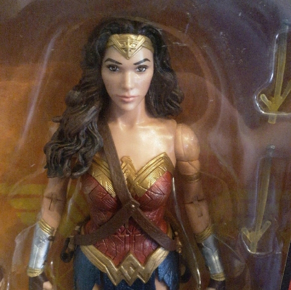 DC COMICS WONDER WOMAN - Picture 2 of 8
